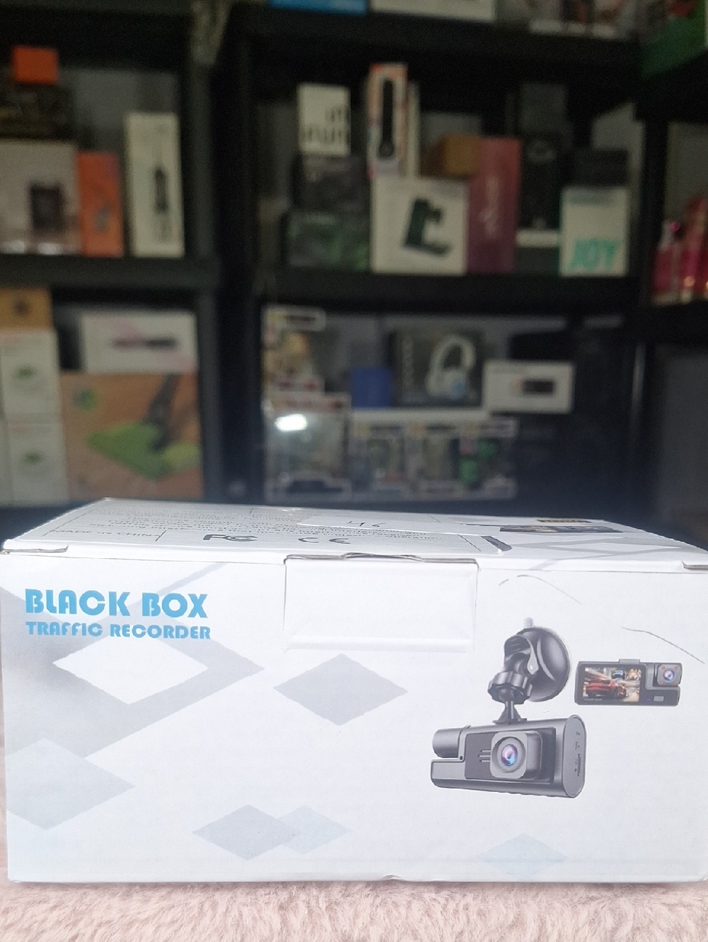 Black Box Traffic Recorder Dash Cam - White/Blue Packaging